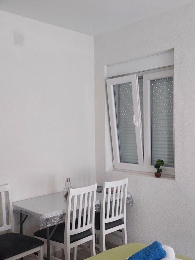 Apartment Iva Bijela Exteriér fotografie