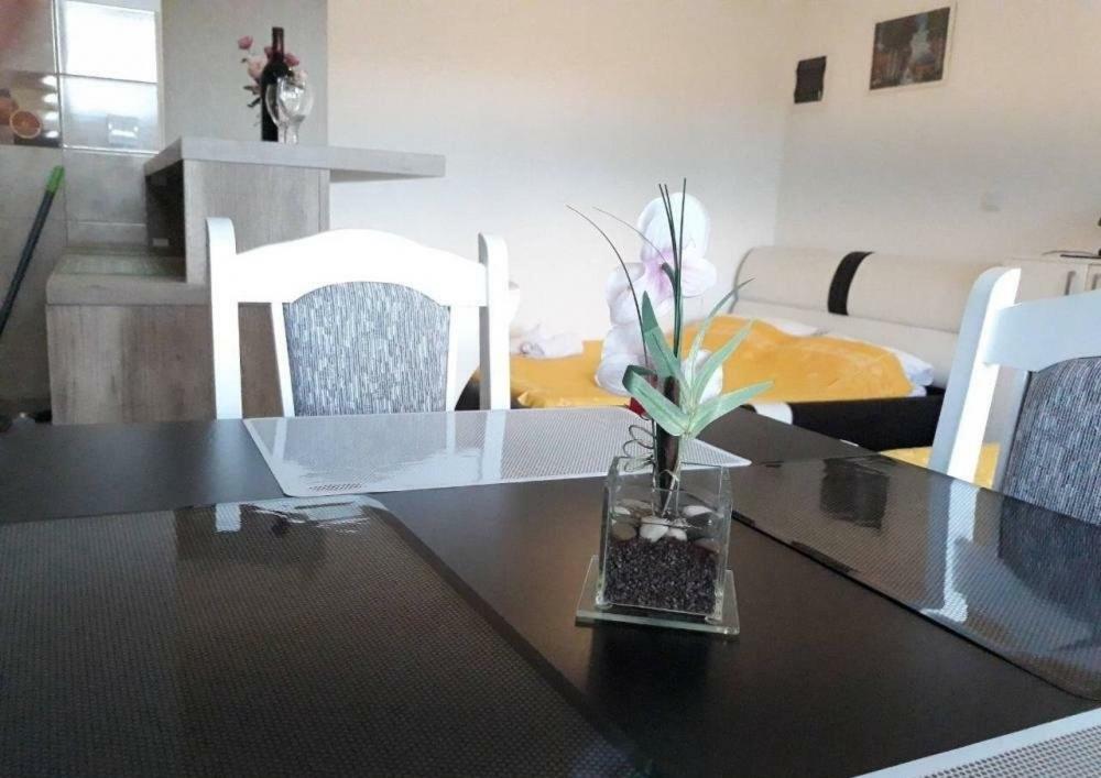 Apartment Iva Bijela Exteriér fotografie
